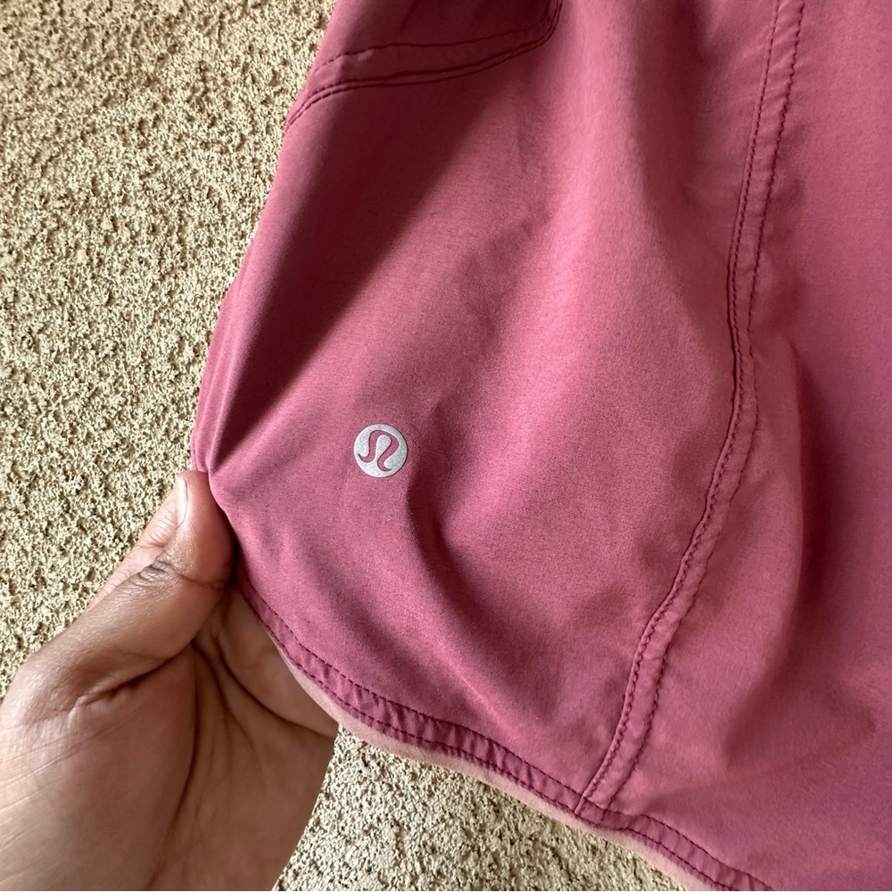 Lululemon Athletica Choose a Side Reversible  Double-Layered Shorts 10 - Picture 4 of 7